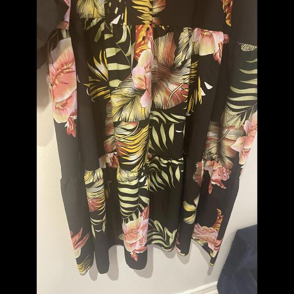 Shein Two Piece, top and skirt - Picture 4 of 7